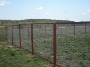 Забор из сетки рабицы в натяг секционный 12 метров фото в Правдинском